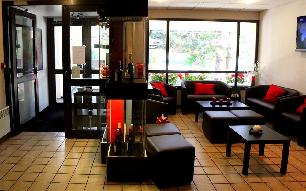 Logis Hotel Lons-Le-Saunier - Restaurant Le Grill Exterior photo