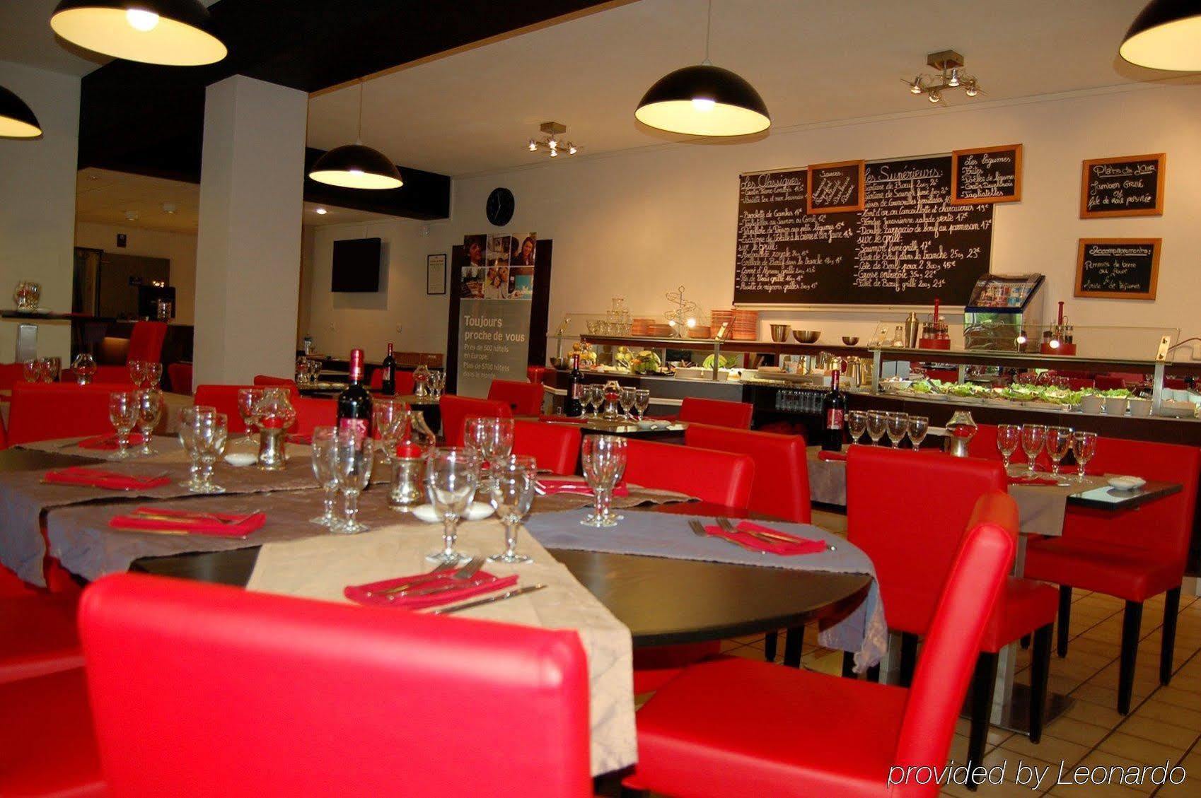 Logis Hotel Lons-Le-Saunier - Restaurant Le Grill Exterior photo